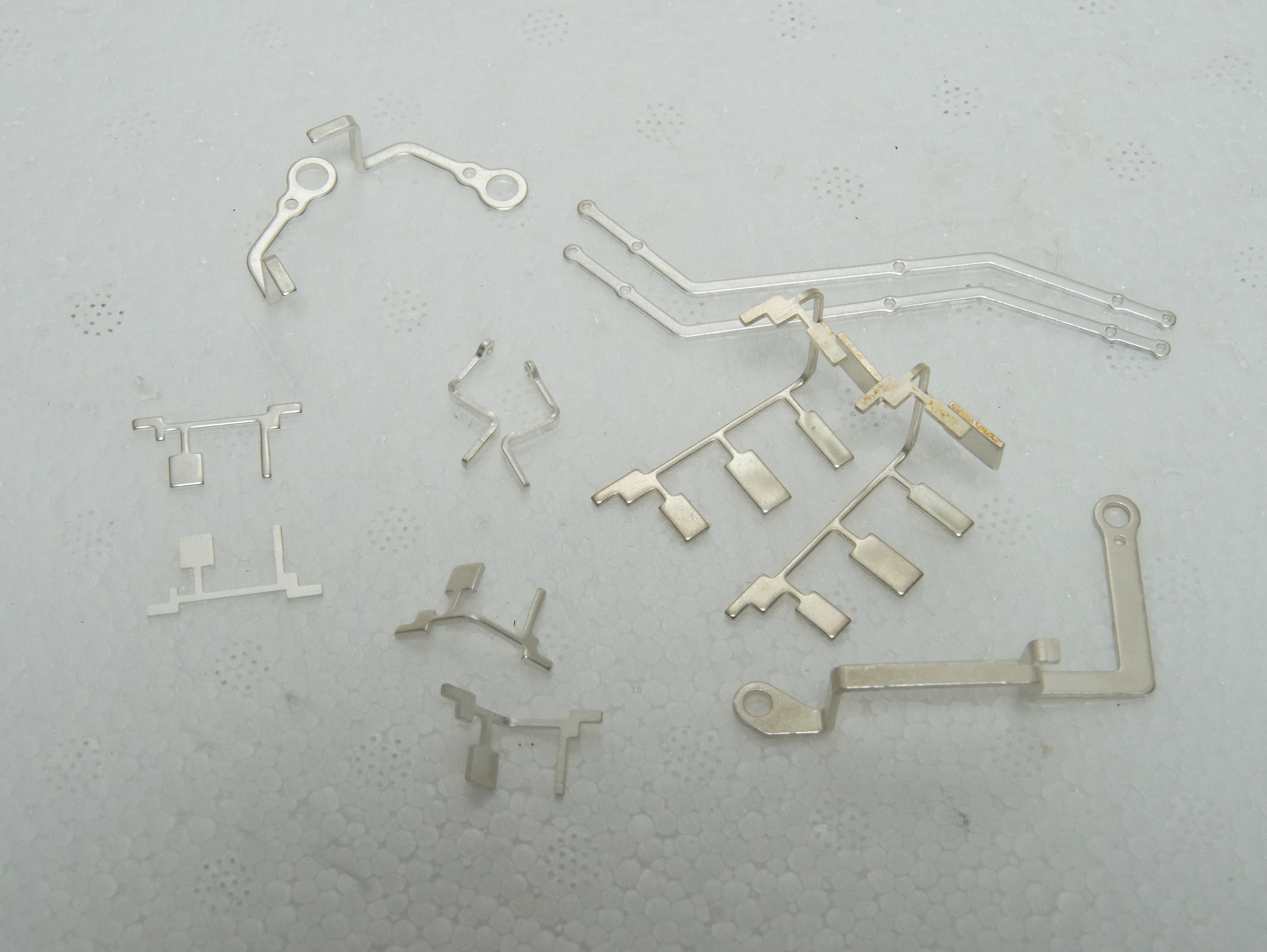 Linking piece